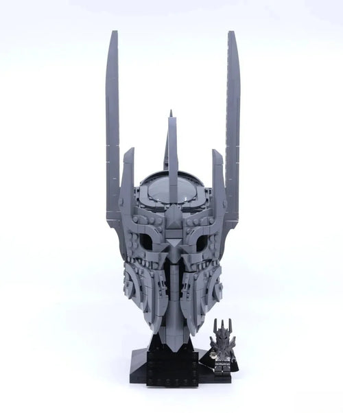 Casco de Sauron · Modelo de Exposición