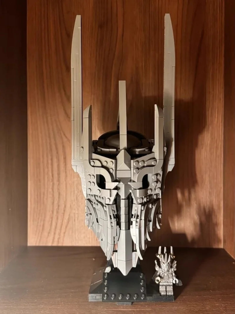 Casco de Sauron · Modelo de Exposición