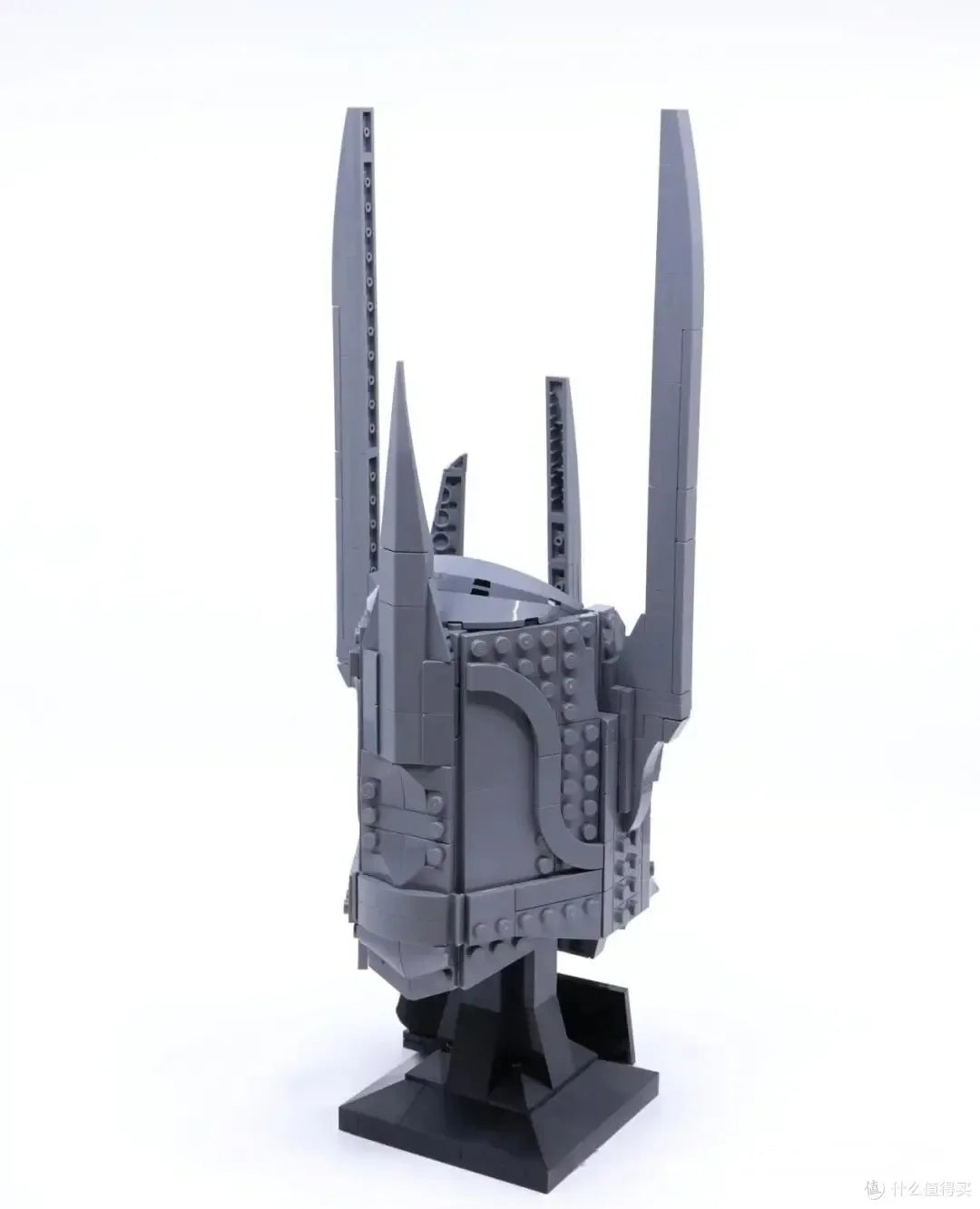 Casco de Sauron · Modelo de Exposición