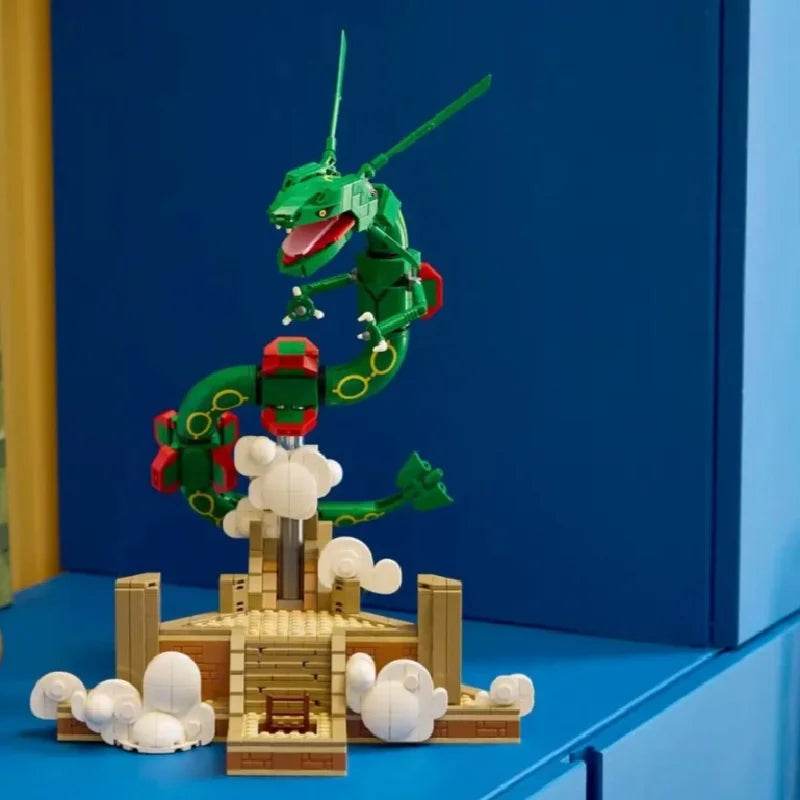 Rayquaza de bloques sobre un mueble azul