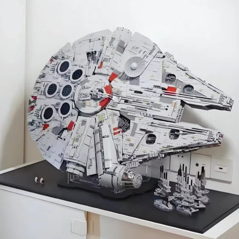Millennium Falcon · UCS Sternenschiff · 7.541 Teile