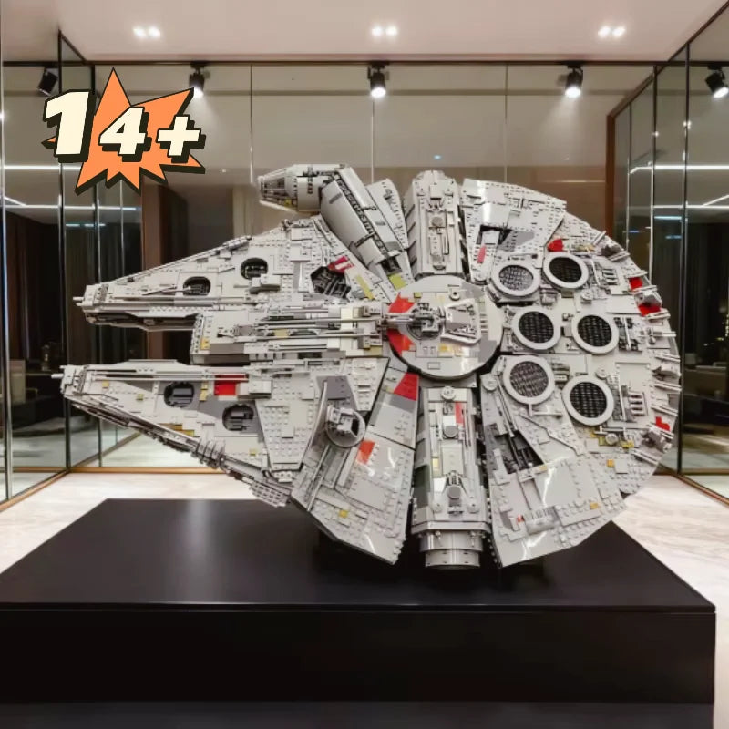 Halcón Milenario · Nave Estelar UCS · 7.541 piezas